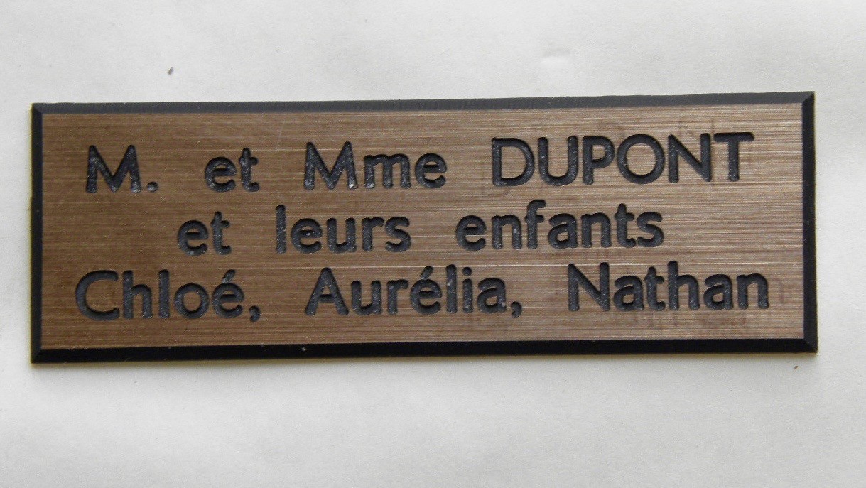 Plaque boite aux lettres : Une plaque merveilleuse ?